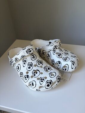 CROCS Skull Classic Clogs
